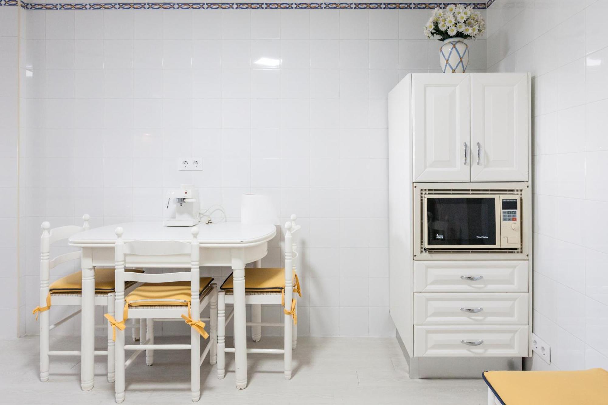 Amicorum Parking Apartment Seville